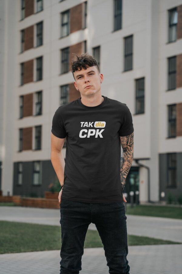 Koszulka „Tak dla CPK” - Dużo Logo - Czarna