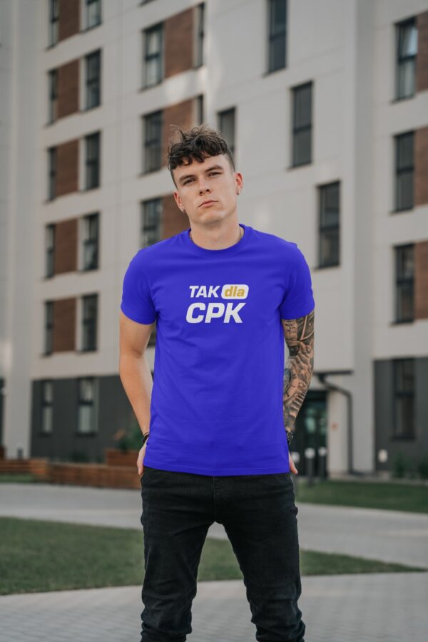 Koszulka „Tak dla CPK” - Dużo Logo - Niebieska